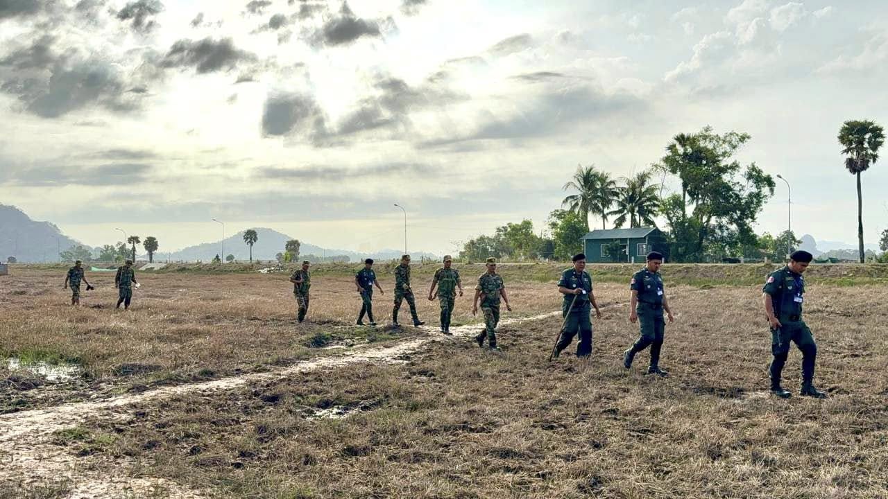 យោធាការពារព្រំដែនខេត្តកំពត