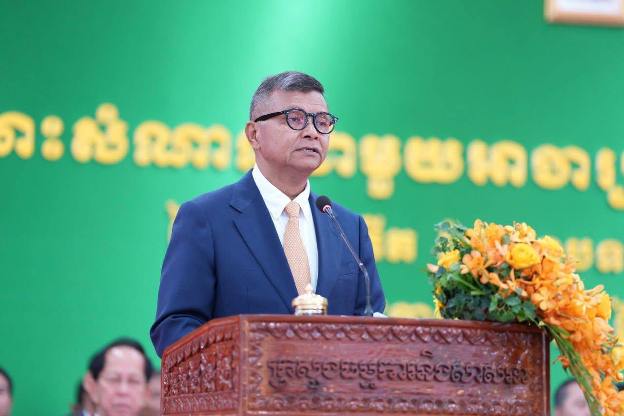 លោកឧបនាយករដ្ឋមន្រ្តី ហង់ជួន ណារ៉ុន រដ្ឋមន្រ្តីក្រសួងអប់រំ&nbsp;