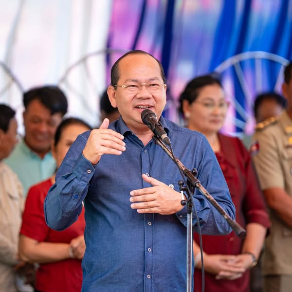 លោក ម៉ៅ ធនិន អភិបាលខេត្តកំពត