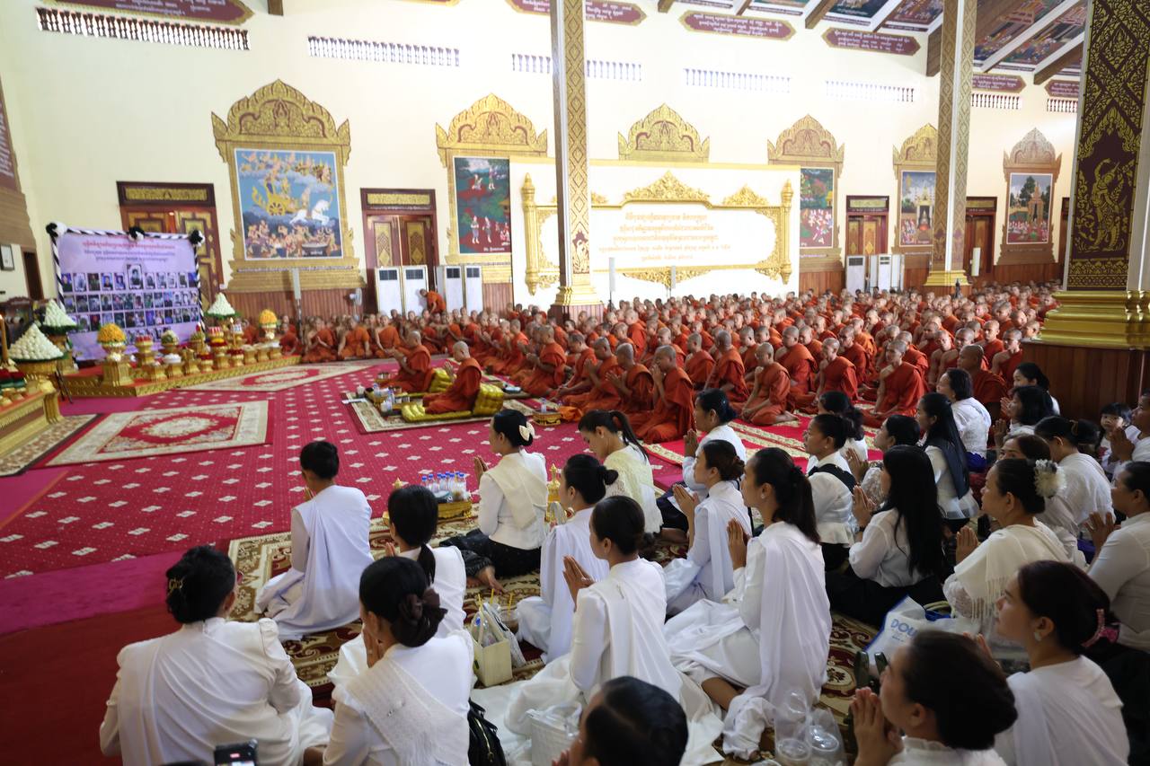 ព្រះសង្ឃជាង១ពាន់អង្គ និមន្តបង្សុកូល សមាធិ និងឧទ្ទិសមហាកុសលជូនវីរកងទ័ពខ្មែរដែលបានពលីជីវិត កាលពីថ្ងៃទី៨ ខែសីហា ឆ្នាំ២០២៥