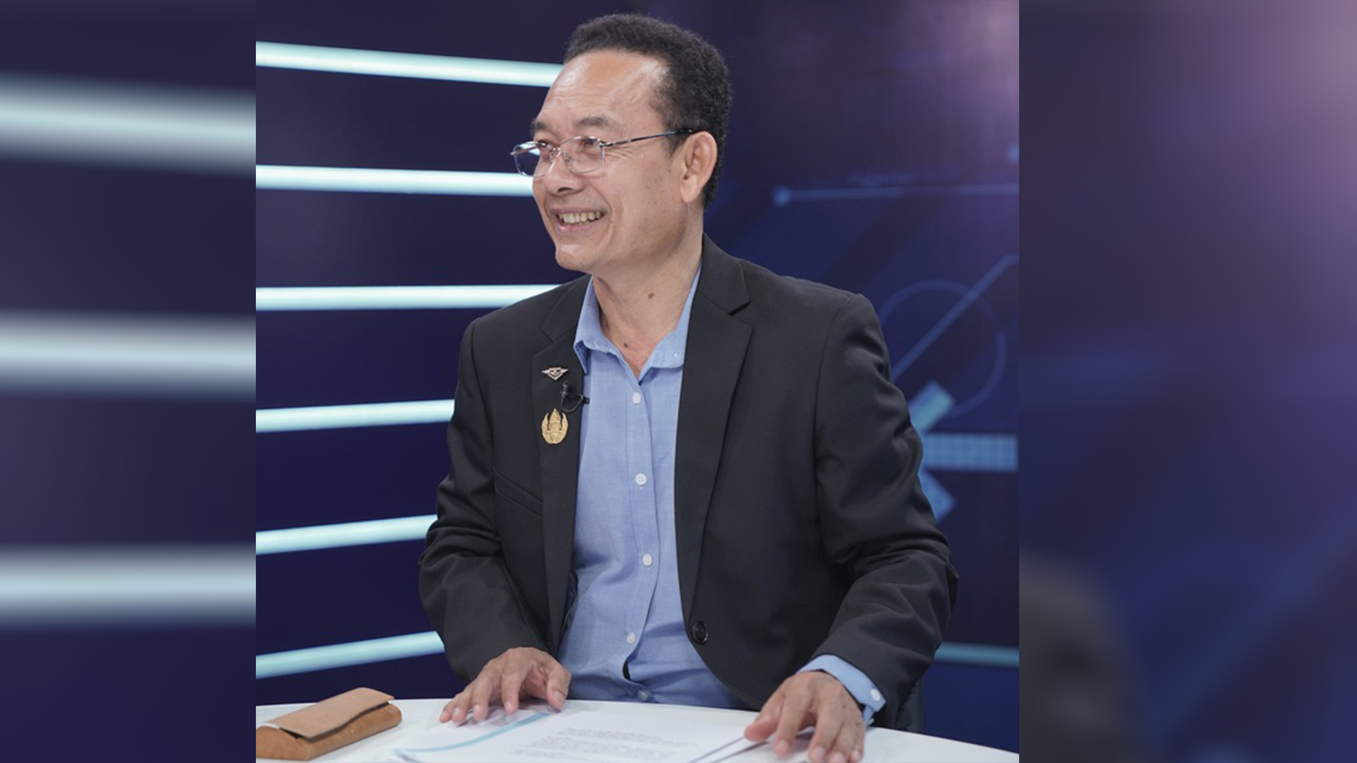 លោក បណ្ឌិត ឈត ប៊ុនថង មន្ត្រីស្រាវជ្រាវផ្នែកទំនាក់ទំនងវប្បធម៌ អប់រំ និងទេសចរណ៍នៃរាជបណ្ឌិតសភាកម្ពុជា