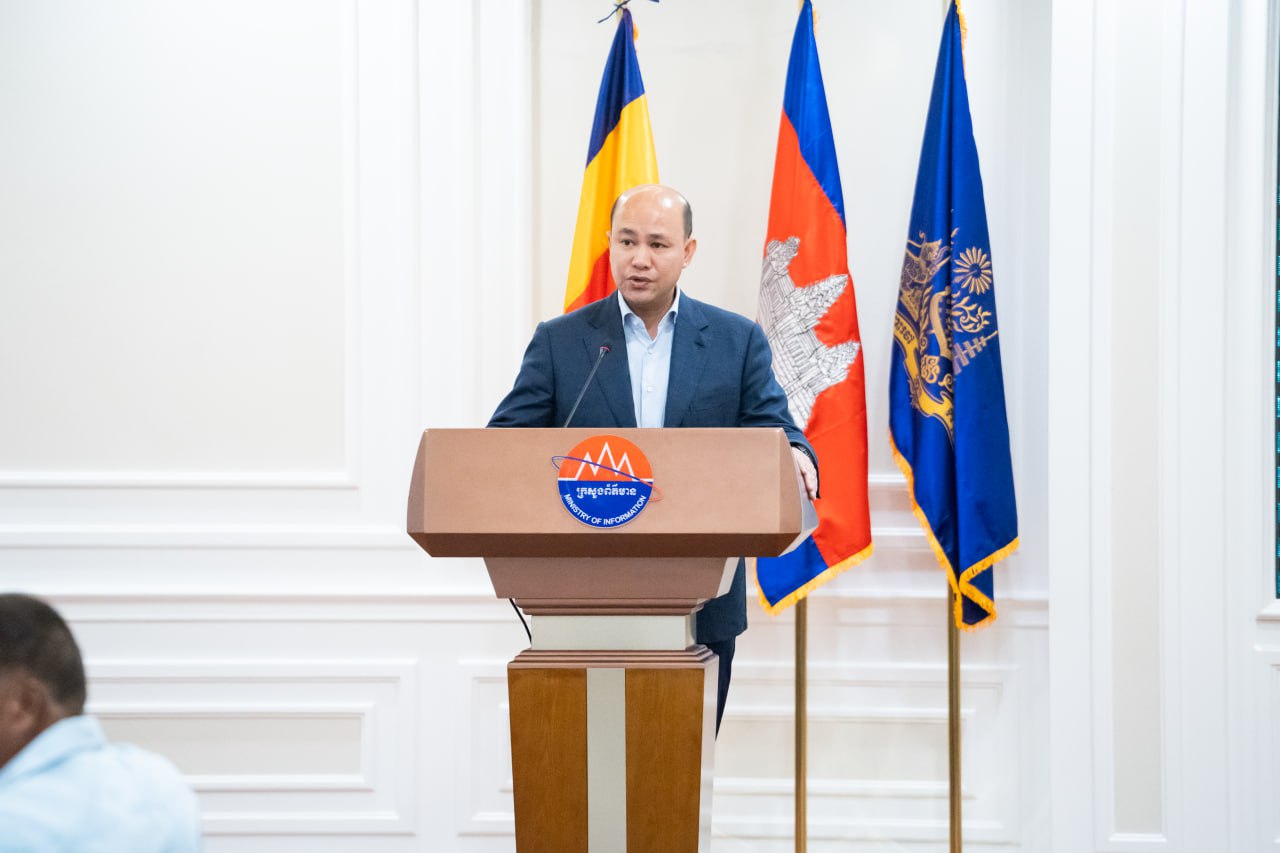 លោកឧបនាយករដ្ឋមន្ត្រី ហ៊ុន ម៉ានី រដ្ឋមន្ត្រីក្រសួងមុខងារសាធារណៈ និងជាប្រធាន (ស.ស.យ.ក)