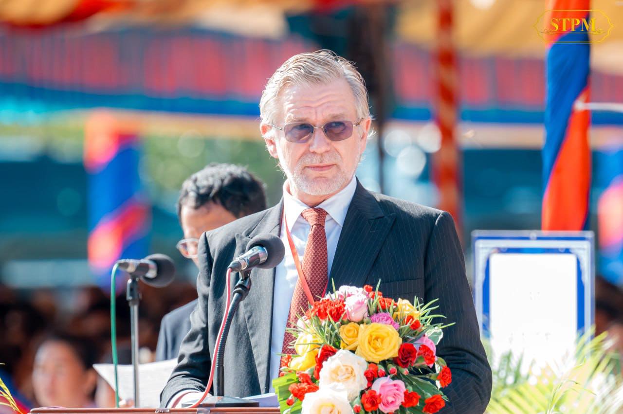 លោក អេនតូនី ហ្គីល