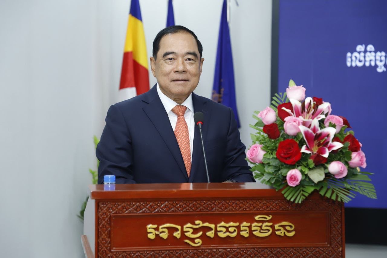 លោក លី ធុជ អនុប្រធានទី១ អាជ្ញាធរមីន