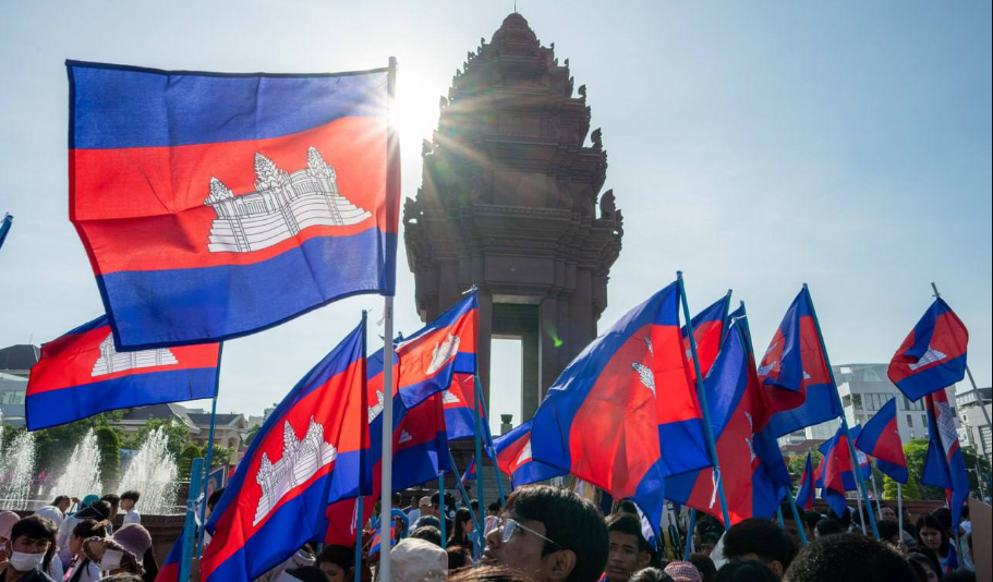 ប្រជាជនកម្ពុជា ជួបជុំគ្នានៅវិមានឯករាជ្យ បង្ហាញពីការសាមគ្គីភាព។&nbsp;