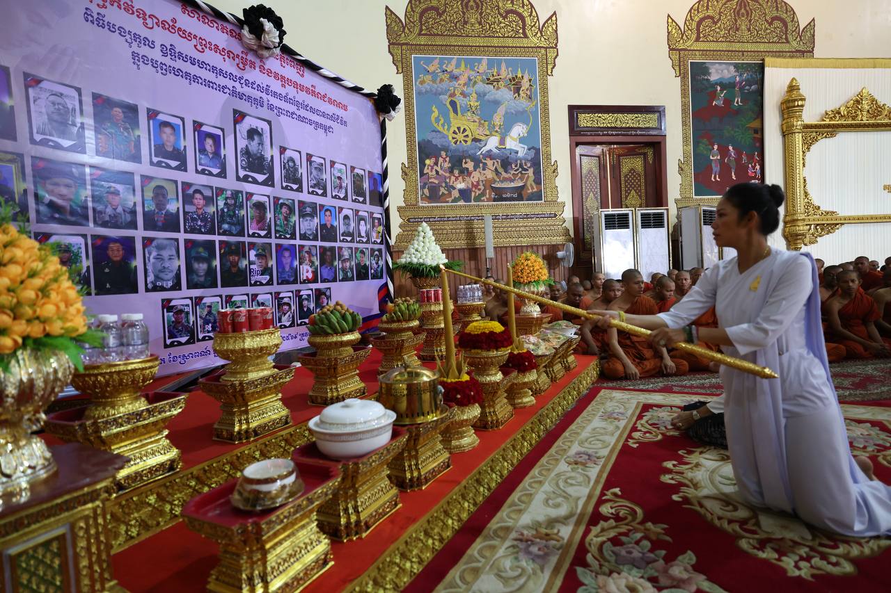 ព្រះសង្ឃជាង១ពាន់អង្គ និមន្តបង្សុកូល សមាធិ និងឧទ្ទិសមហាកុសលជូនវីរកងទ័ពខ្មែរដែលបានពលីជីវិត កាលពីថ្ងៃទី៨ ខែសីហា ឆ្នាំ២០២៥