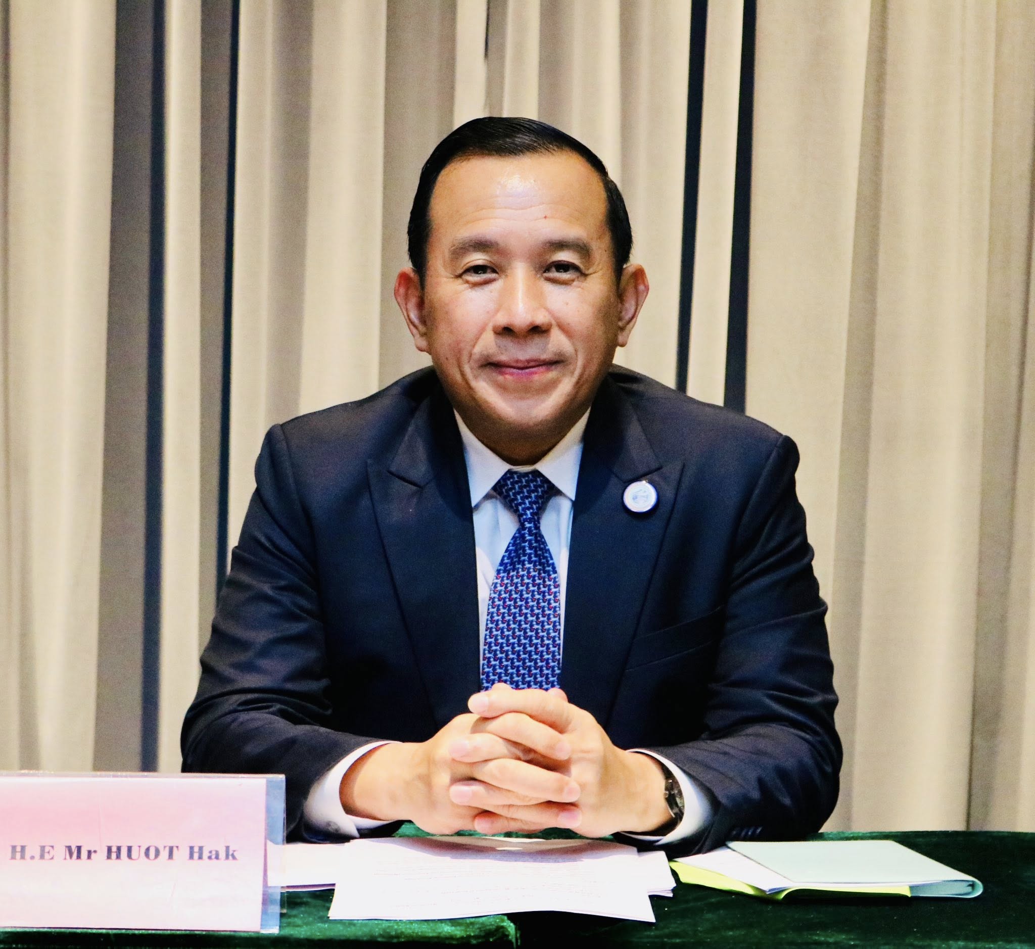 លោក ហូត ហាក់ រដ្ឋមន្រ្តីក្រសួងទេសចរណ៍