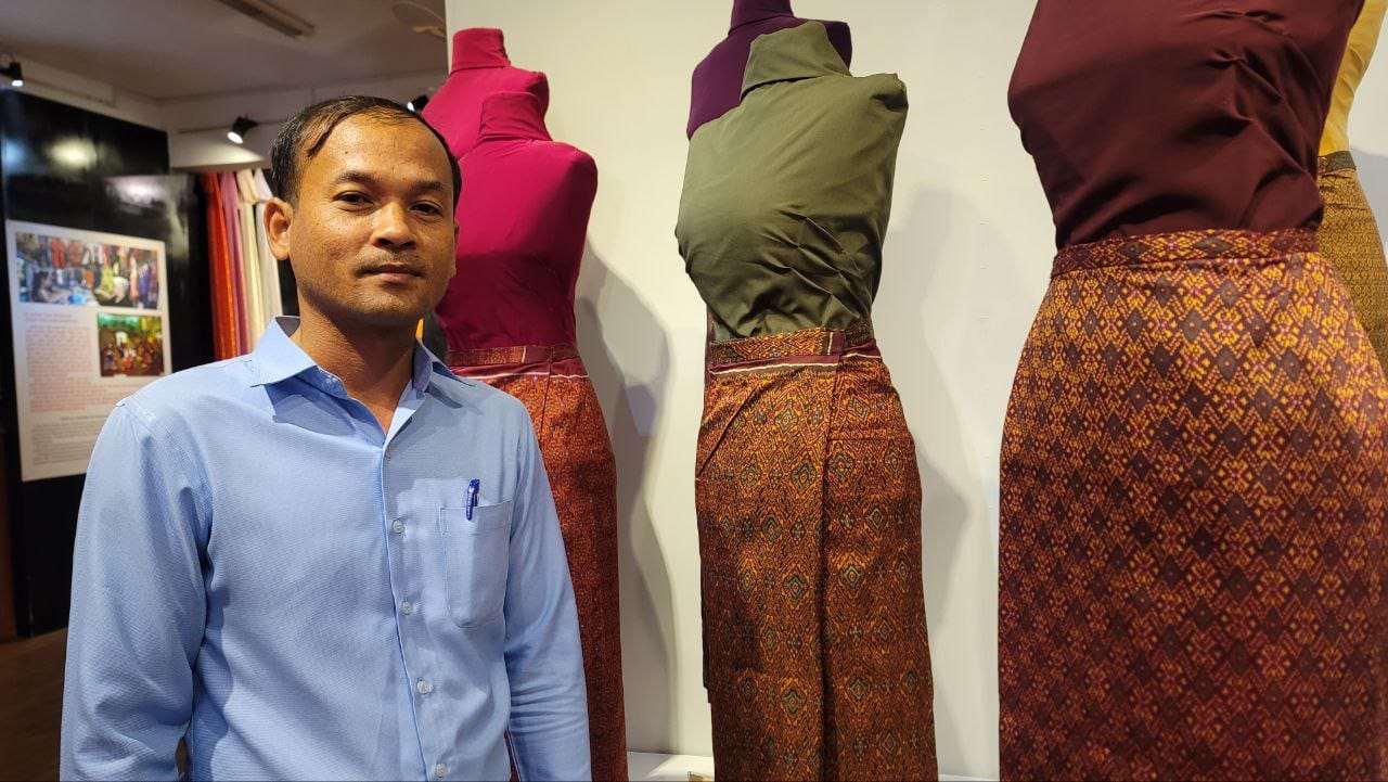 lលោក​​ គឹមស៊ុន នាយករងស្ដីទីសារមន្ទីរវាយណភណ្ឌប្រពៃណីអាស៊ី នៃអាជ្ញាធរជាតិអប្សរា