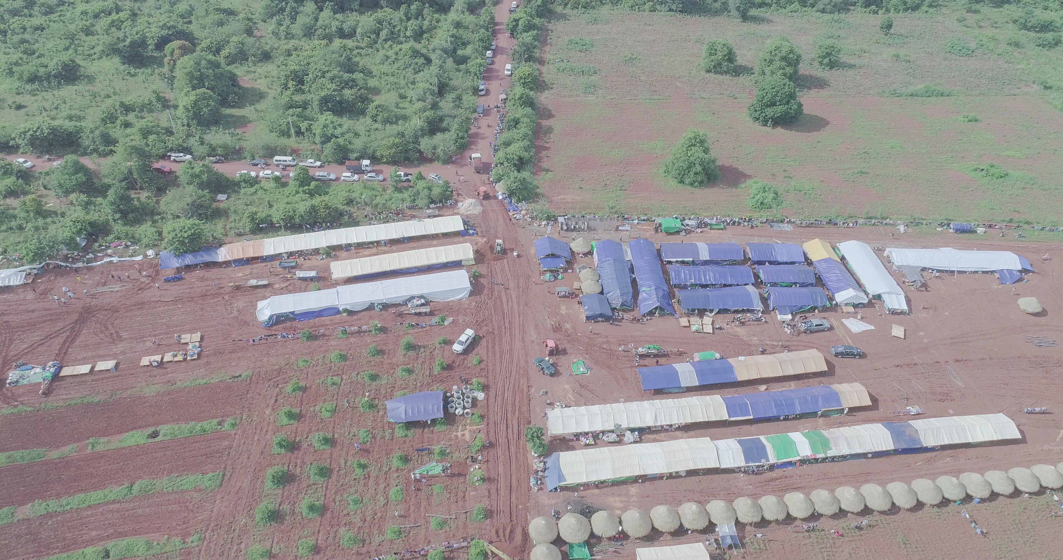 ប្រជាពលរដ្ឋខ្មែរ ផ្អើលនាំគ្នាទៅបោះតង់នៅដីលោកខឹម វាសនា