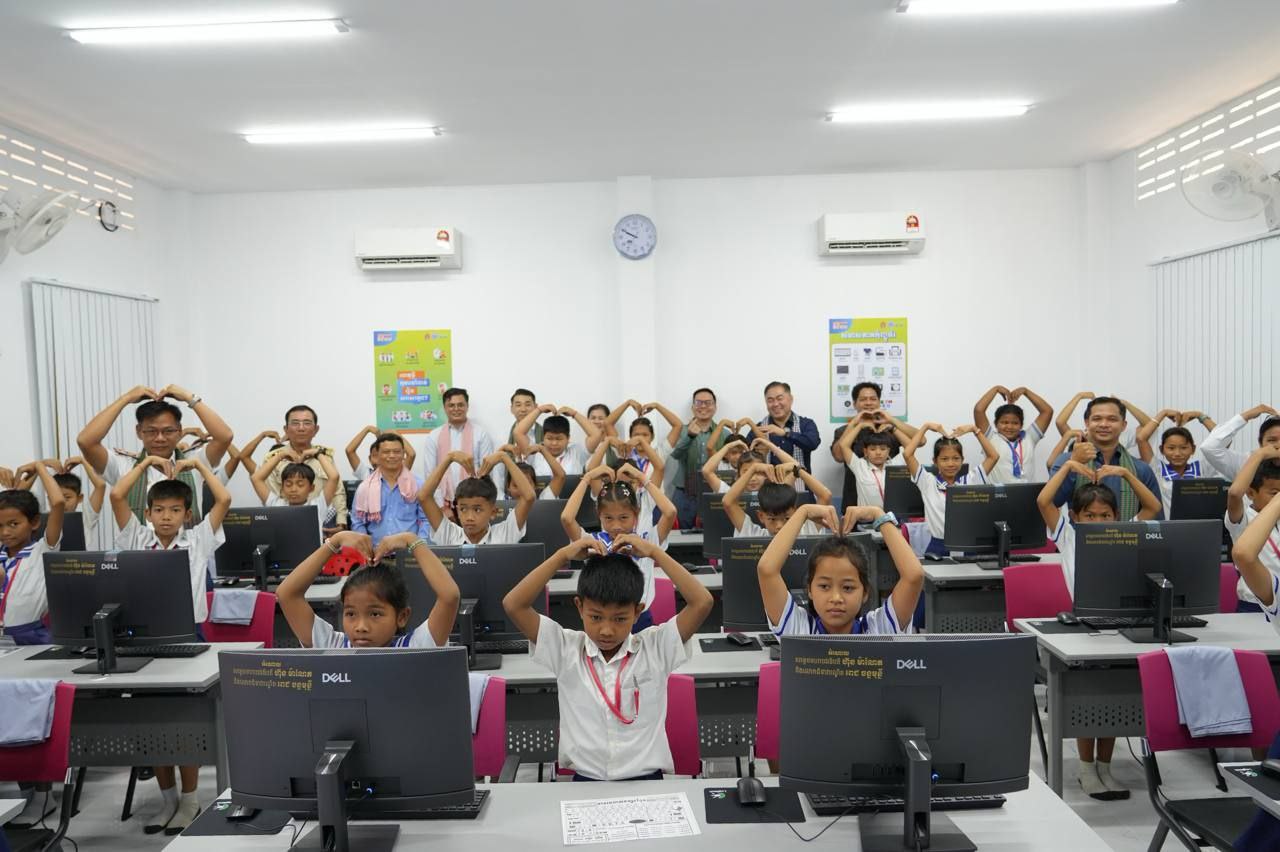 សិស្សានុសិស្សទទួលការបណ្តុះបណ្តាល «កម្មវិធីសិក្សាថ្នាក់ជំនាញឌីជីថល ជំហានទី២»។ រូបភាព៖ ក្រសួងប្រៃសណីយ៍