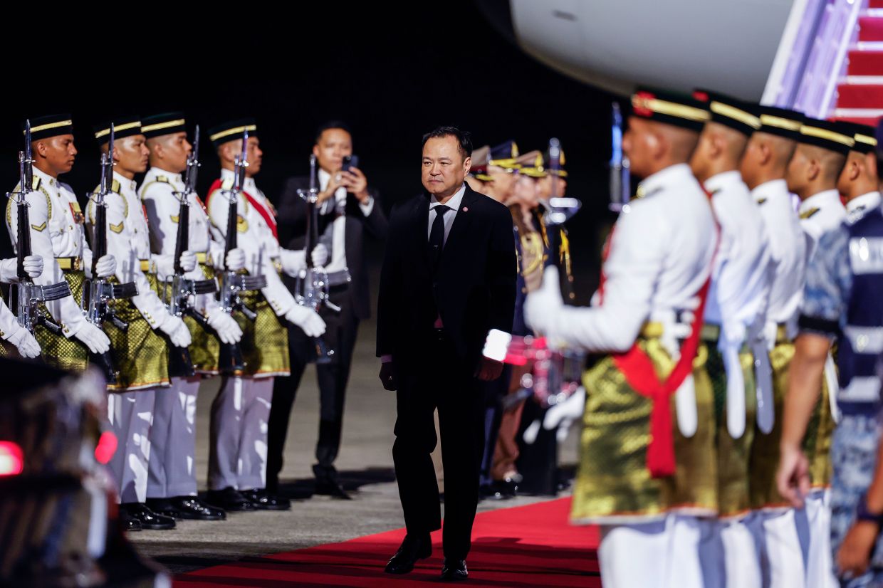  លោក អនុទីន ឆានវីរគុល