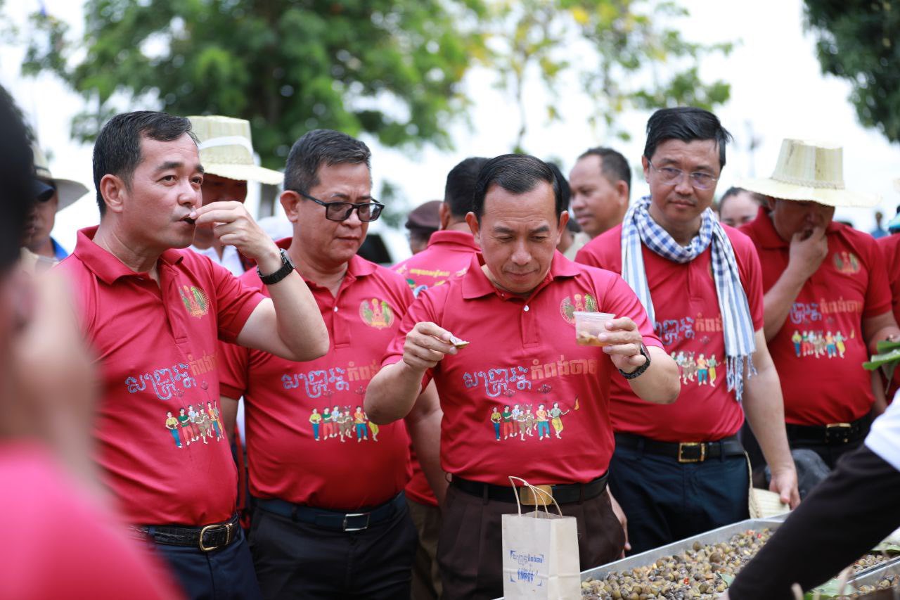 លៀសហាល ដែលបានដាក់ឱ្យពលរដ្ឋ និងភ្ញៀវទេសចរហូបដោយសេរី ក្នុងព្រឹត្តិការណ៍សង្ក្រាន្តកំពង់ចាម ឆ្នាំ២០២៥។ រូបភាព៖ រដ្ឋបាលខេត្តកំពង់ចាម