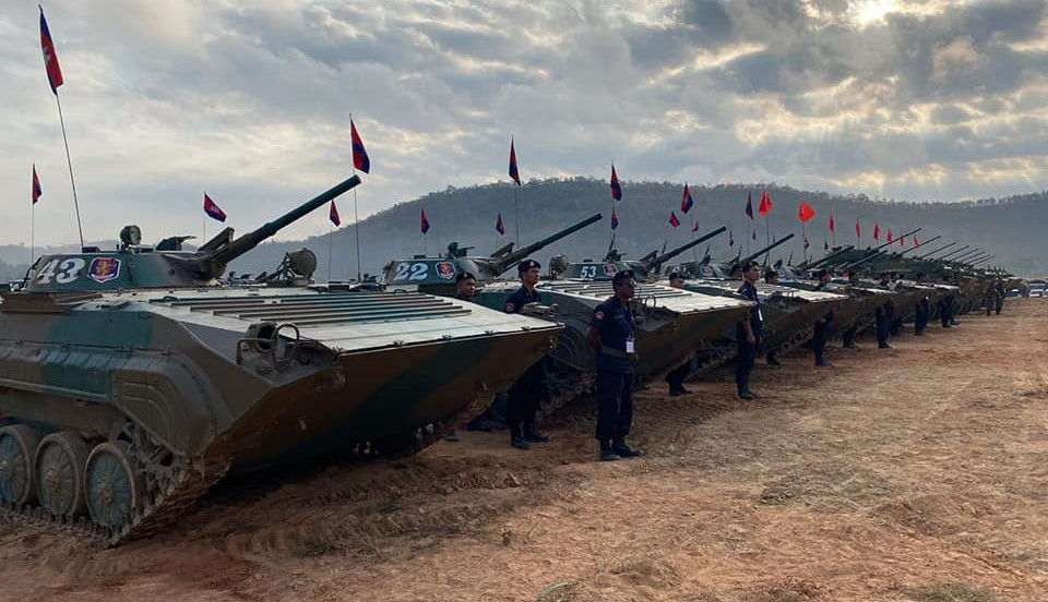 រថក្រោះត្រូវបានប្រើក្នុងការធ្វើសមយុទ្ធរវាងកងទ័ពកម្ពុជា-ចិនកាលពីឆ្នាំ២០២០ (រូបពីក្រសួងការពារជាតិកម្ពុជា)។