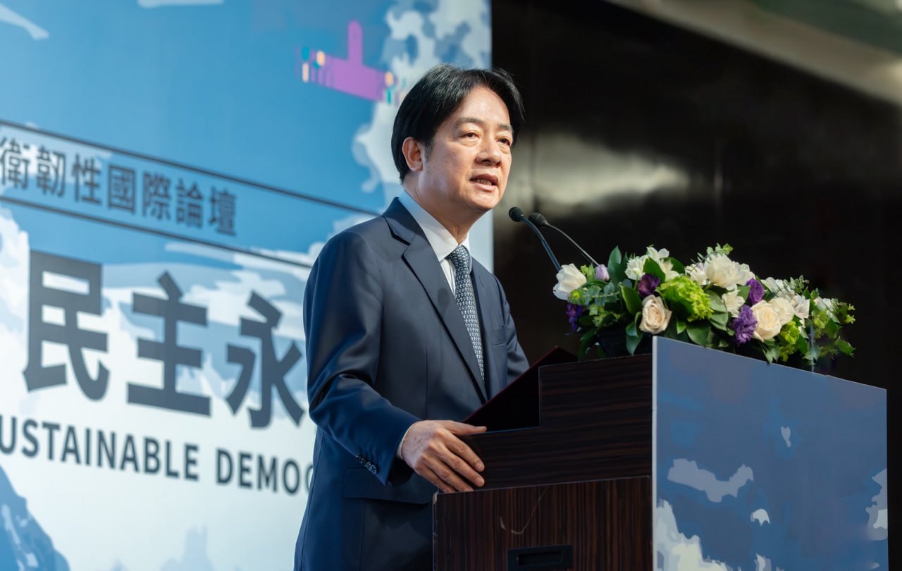 លោក ឡៃ ជីងតេ