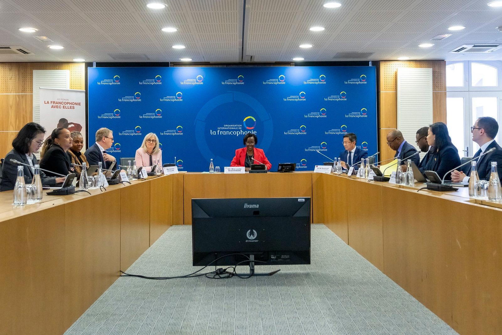 កិច្ចប្រជុំក្រុមប្រឹក្សាអភិបាលកិច្ចមូលនិធិ «ហ្វ្រង់កូហ្វូនីសម្រាប់ស្ត្រី និងក្មេងស្រី» ដឹកនាំដោយលោកស្រី Louise Mushikiwabo។