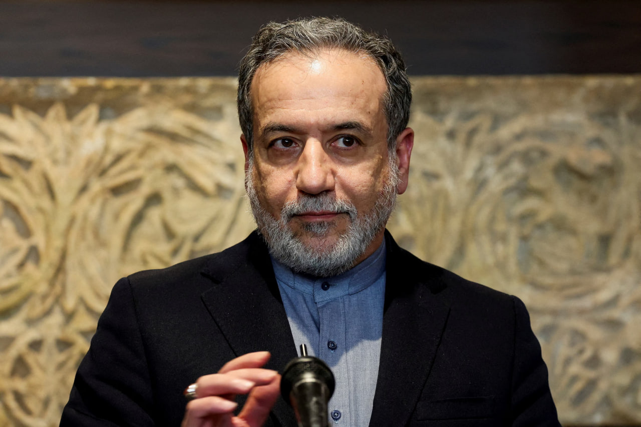 លោក អាបបាស អារ៉ាក់ឈី (عباس عراقچی)