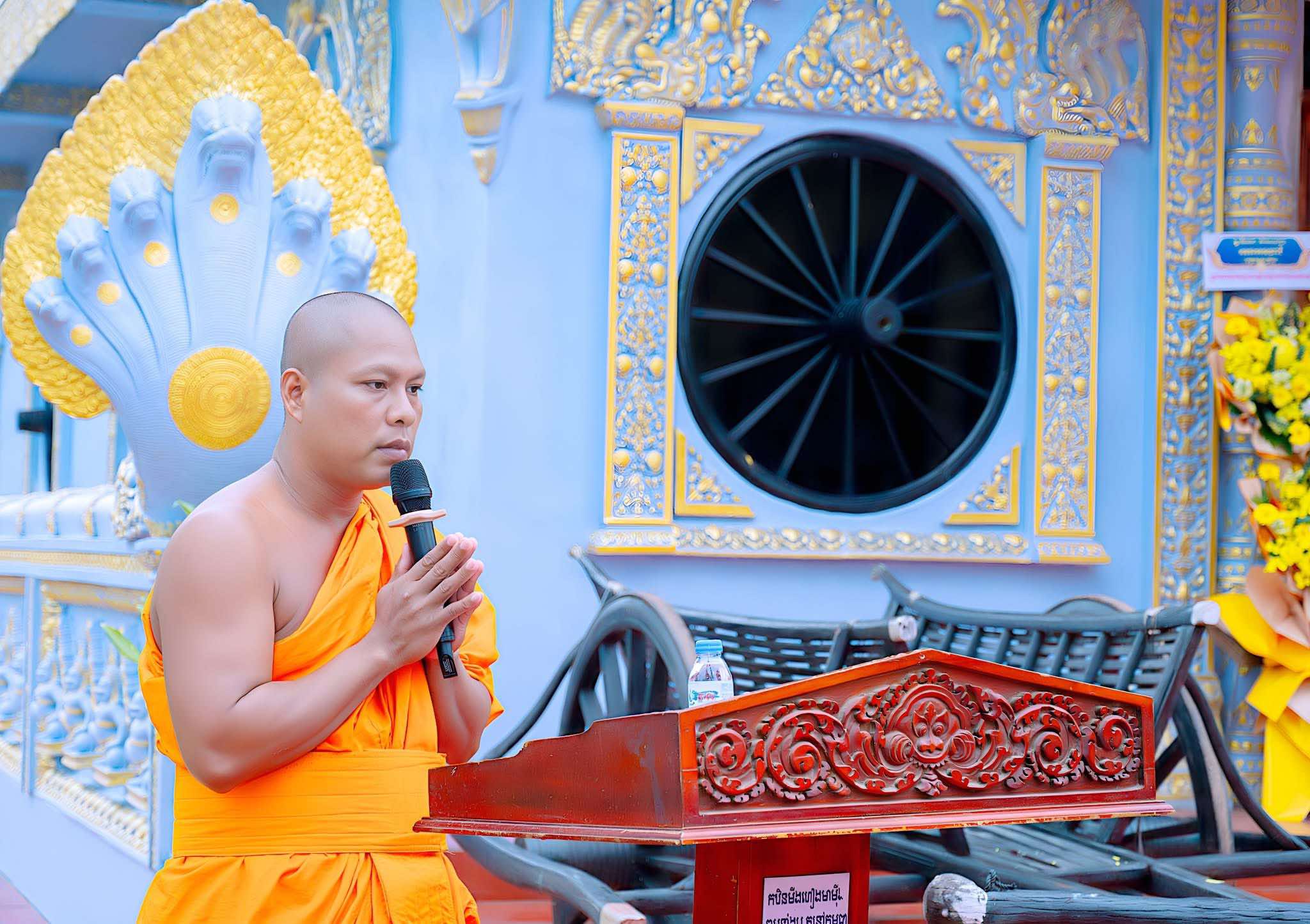 ព្រះចៅអធិការ ថាច់ ថាយ យៀង នៅវត្តស្វាយសៀមចាស់​​ ជាប្រធានក្រុមខេមរារក្សាវប្បធម៌ខ្មែរ&nbsp;