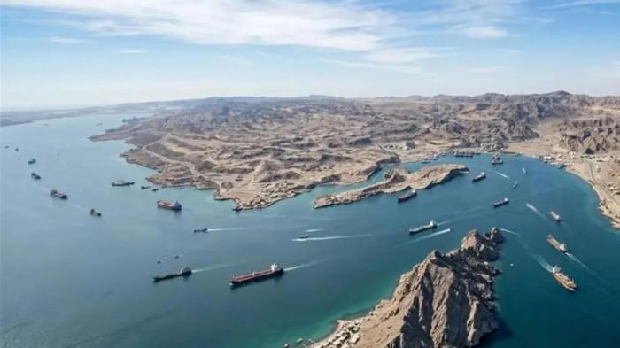 ច្រកសមុទ្ទហ័រមូស្ស&nbsp;