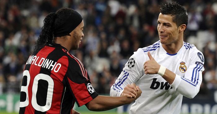 Ronaldinho និង(ស្តាំ) Ronaldo