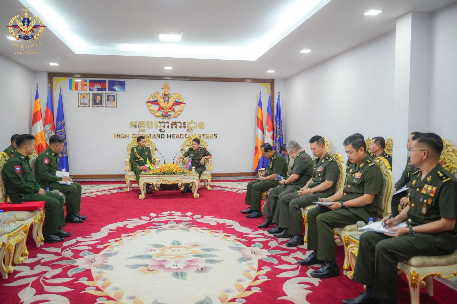 ជំនួបរវាង លោក ស៊រ វន នាយការិយាល័យអនុព័ន្ធយោធាមីយ៉ាន់ម៉ាប្រចាំកម្ពុជា និងលោក វង្ស ពិសេន អគ្គមេបញ្ជាការ នៃកងយោធពលខេមរភូមិន្ទ