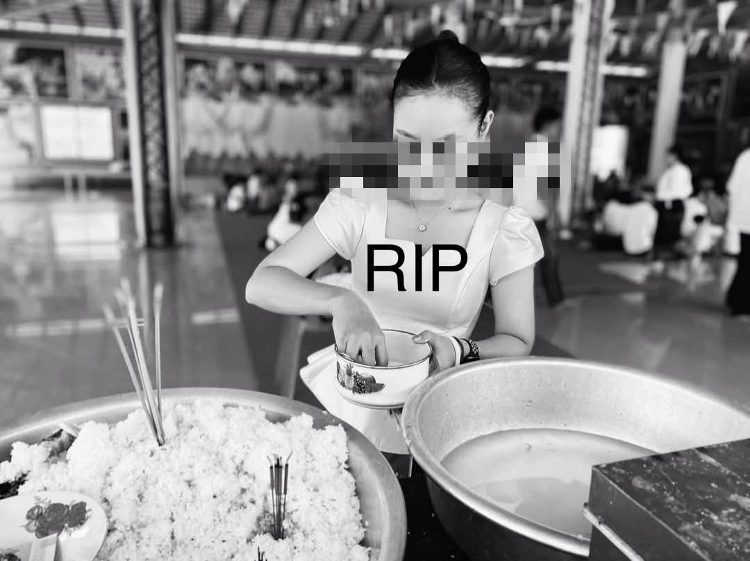 ស្រ្តីវ័យ២៧ឆ្នាំ ដែលត្រូវបានគេអះអាងថា បានបាត់បង់ជីវិតដោយសារជំងឺដាច់សរសៃឈាមខួរក្បាល កាលពីពេលថ្មីៗក្រោយមកពីហត់ហើយងូតទឹក និងឱនកក់សក់ (ប្រភពពីហ្វេសប៊ុក)&nbsp;