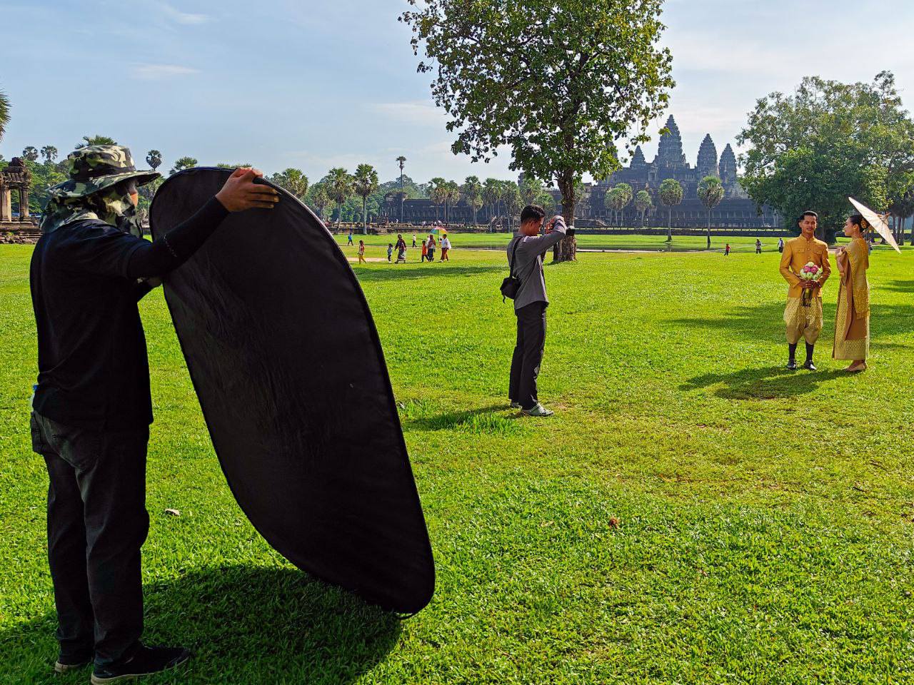 ការថតរូបមុនរៀបអាពាហ៍ពិពាហ៍ ឬហៅថា Pre Wedding ក្នុងរមណីយដ្ឋានអង្គរ។ រូបភាព៖ អាជ្ញាធរជាតិអប្សរា