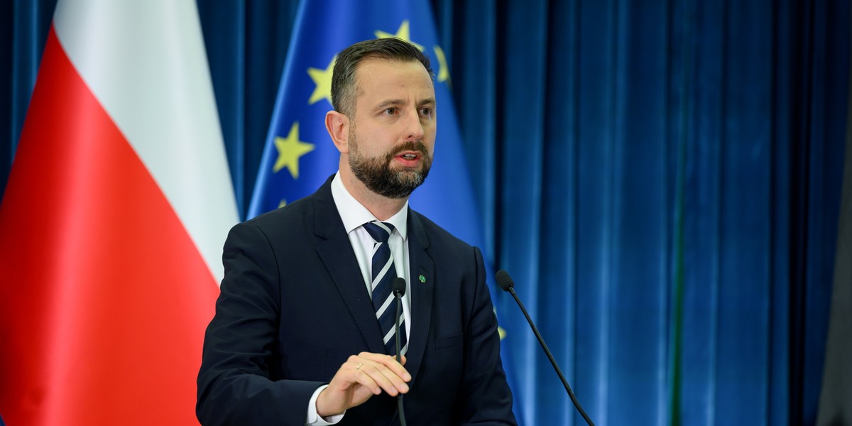 លោក វ៉្លាឌីស្លាវ កូស៊ីញ៉ាក់-កាមីសស៍