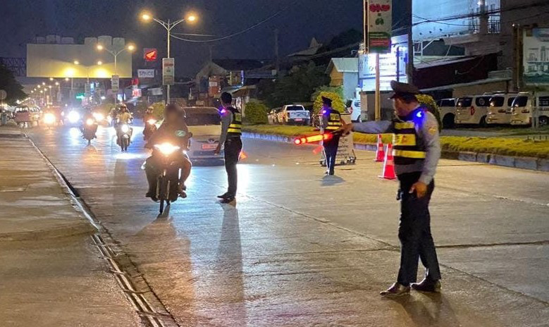 ប៉ូលិសចរាចរណ៍ ចុះត្រួតពិនិត្យការបើកបររបស់ពលរដ្ឋក្នុងរាជធានីភ្នំពេញកន្លងមក&nbsp;