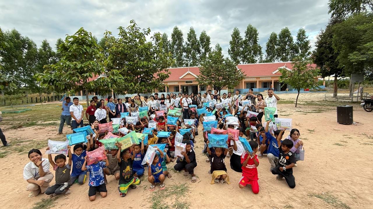 ប្រភព៖ ទិវាផ្តល់ក្តីស្រឡាញ់ចំពោះកុមារ