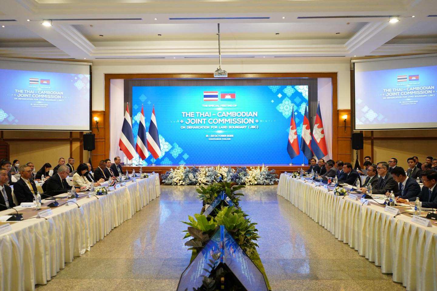 កិច្ចប្រជុំពេញអង្គគណៈកម្មការចម្រុះខណ្ឌសីមាព្រំដែនគោកកម្ពុជា-ថៃ(JBC) នៅប្រទេសថៃ។