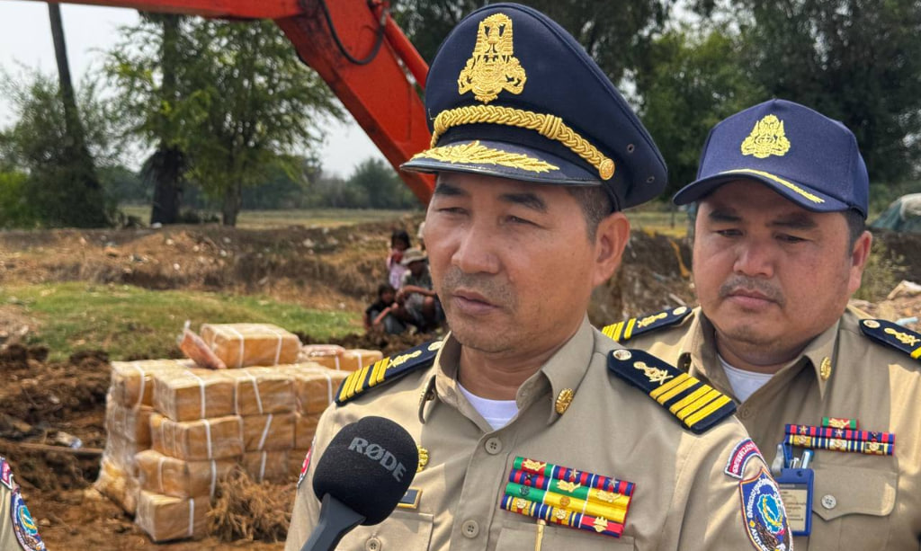 លោក&nbsp;រស់ អៀម