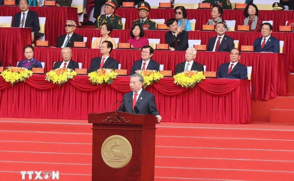 លោក តូ ឡឹម ឡើងថ្លៃងសារ