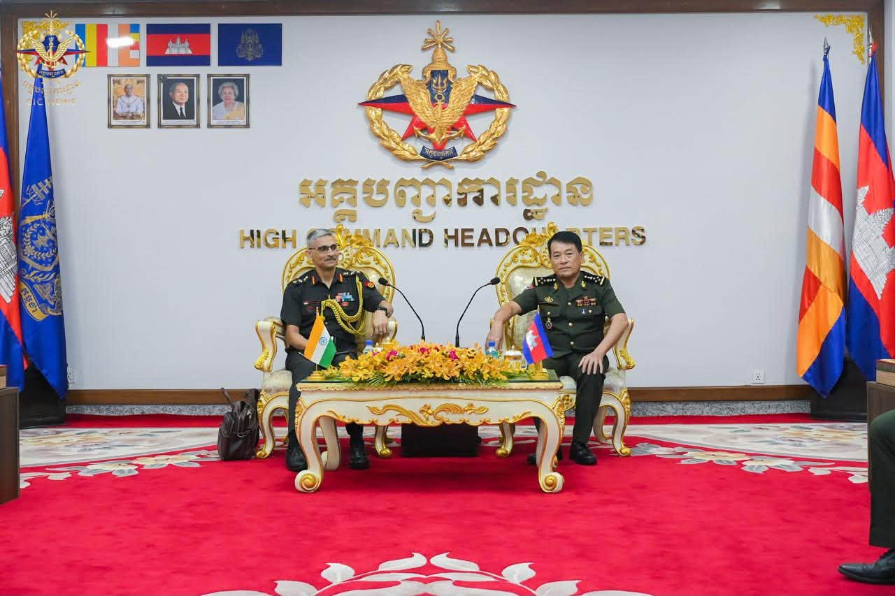 ជំនួបរវាងលោក&nbsp;អាឌីហ្សេក អារ៉ូរ៉ា និងលោក វង្ស ពិសេន