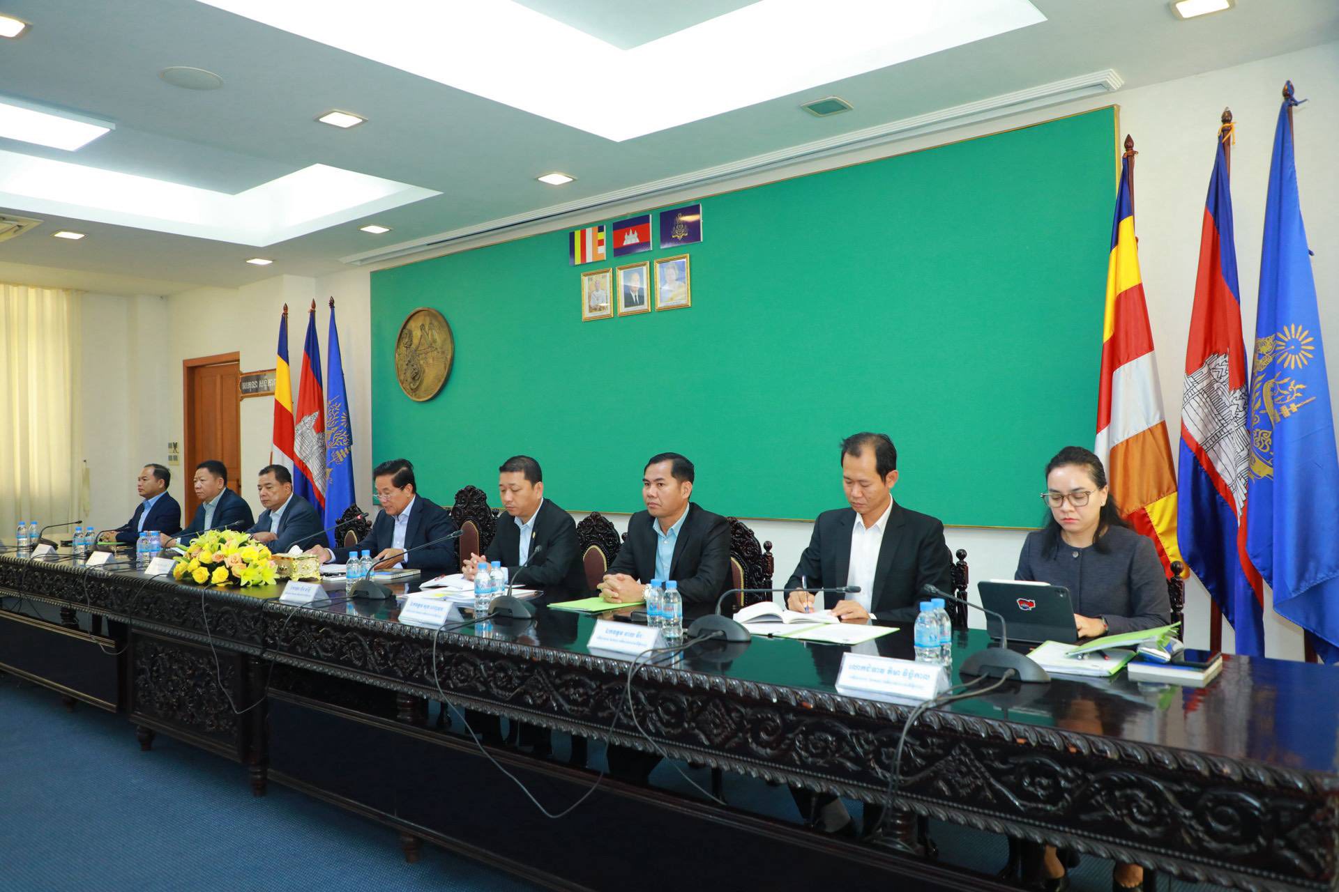 មន្ត្រីពាក់ព័ន្ធក្នុងកិច្ចប្រជុំនៅសាលារាជធានីភ្នំពេញ ព្រឹកថ្ងៃទី៤កក្កដា ឆ្នាំ២០២៥។