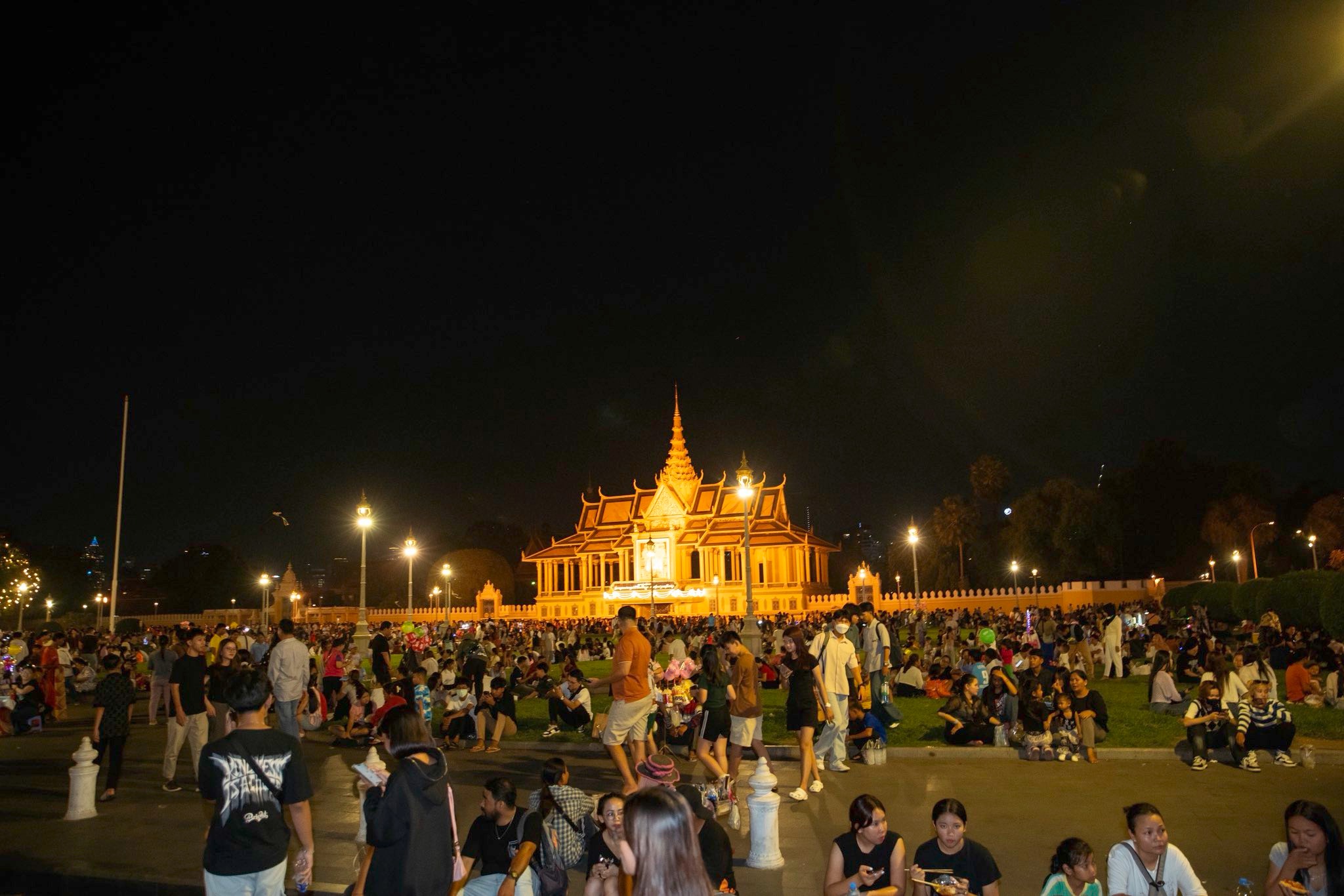 ទិដ្ឋភាពនៅតាមដងផ្លូវថ្មើរជើង (Walk Street) នាថ្ងៃទី១៨ ខែឧសភា ឆ្នាំ២០២៥។