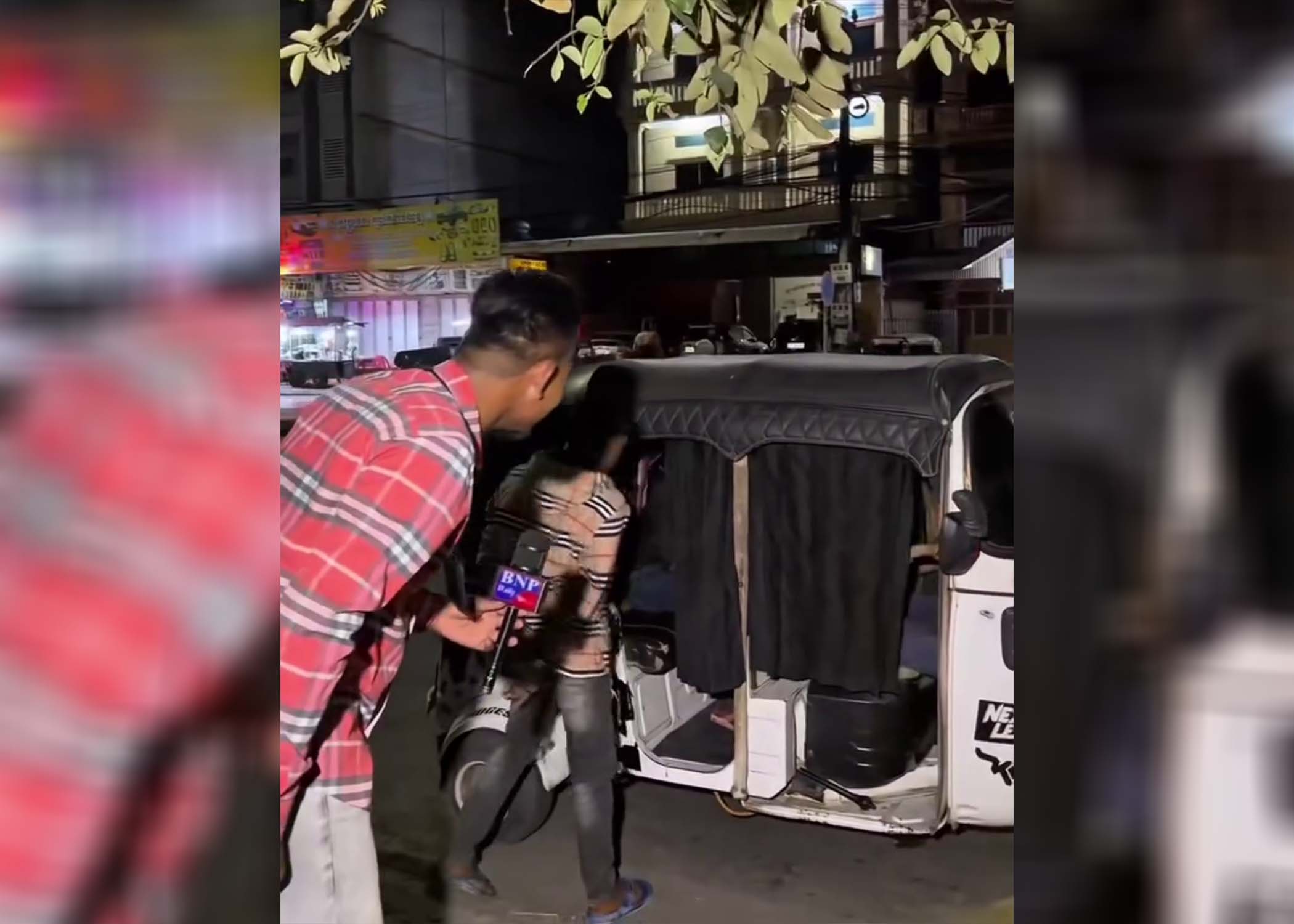 លោក មាស សារ៉ា បានចុះទៅថតវីដេអូស្រ្តីៗឈរនៅម្តុំផ្លូវវេងស្រេង