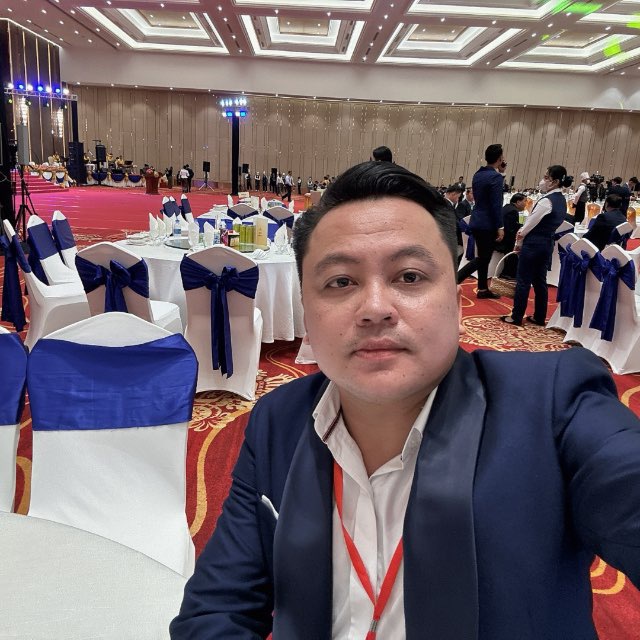 លោក ជួប វុត្ថា ពិធីករល្បីឈ្មោះរបស់ទូរទស្សន៍ថោន
