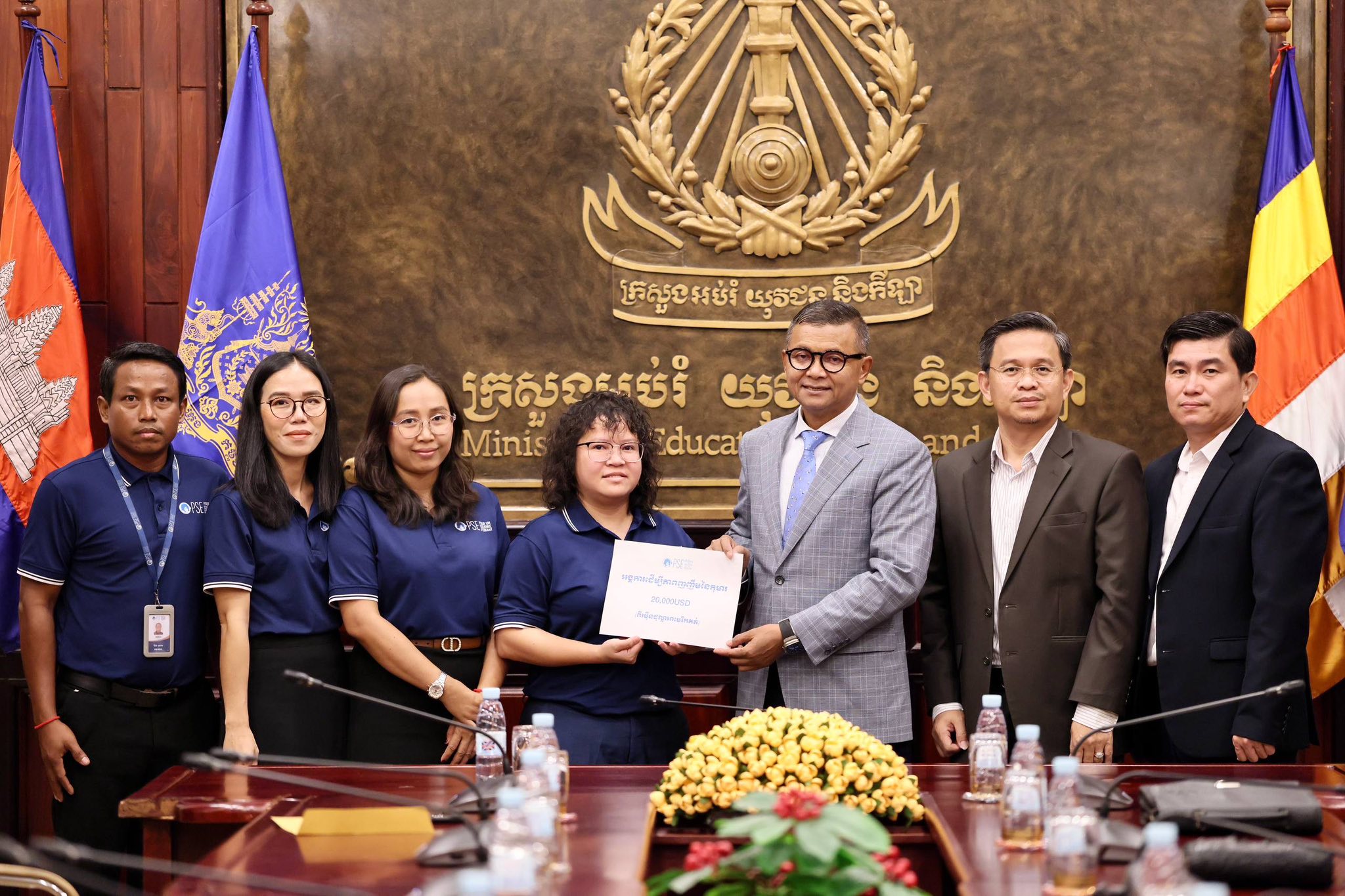 លោកឧបនាយករដ្ឋមន្ត្រី ហង់ជួន ណារ៉ុន រដ្ឋមន្ត្រីក្រសួងអប់រំ យុវជន និងកីឡា ជាមួយប្រតិភូអង្គការPSE។