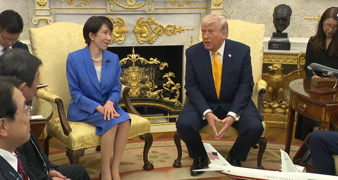 លោកស្រី សាណាអេ តាកាអ៊ីឈី និងលោក ដូណាល់ ត្រាំ