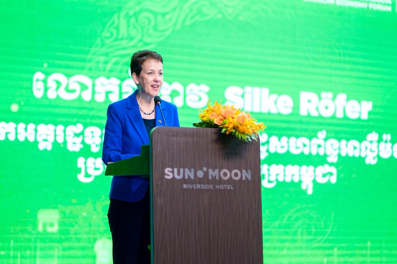 លោកស្រី ស៊ីលយ័រ រើហ្វ័រ (Silke Röfer) ឯកអគ្គរដ្ឋទូតអាល្លឺម៉ង់ប្រចាំកម្ពុជា