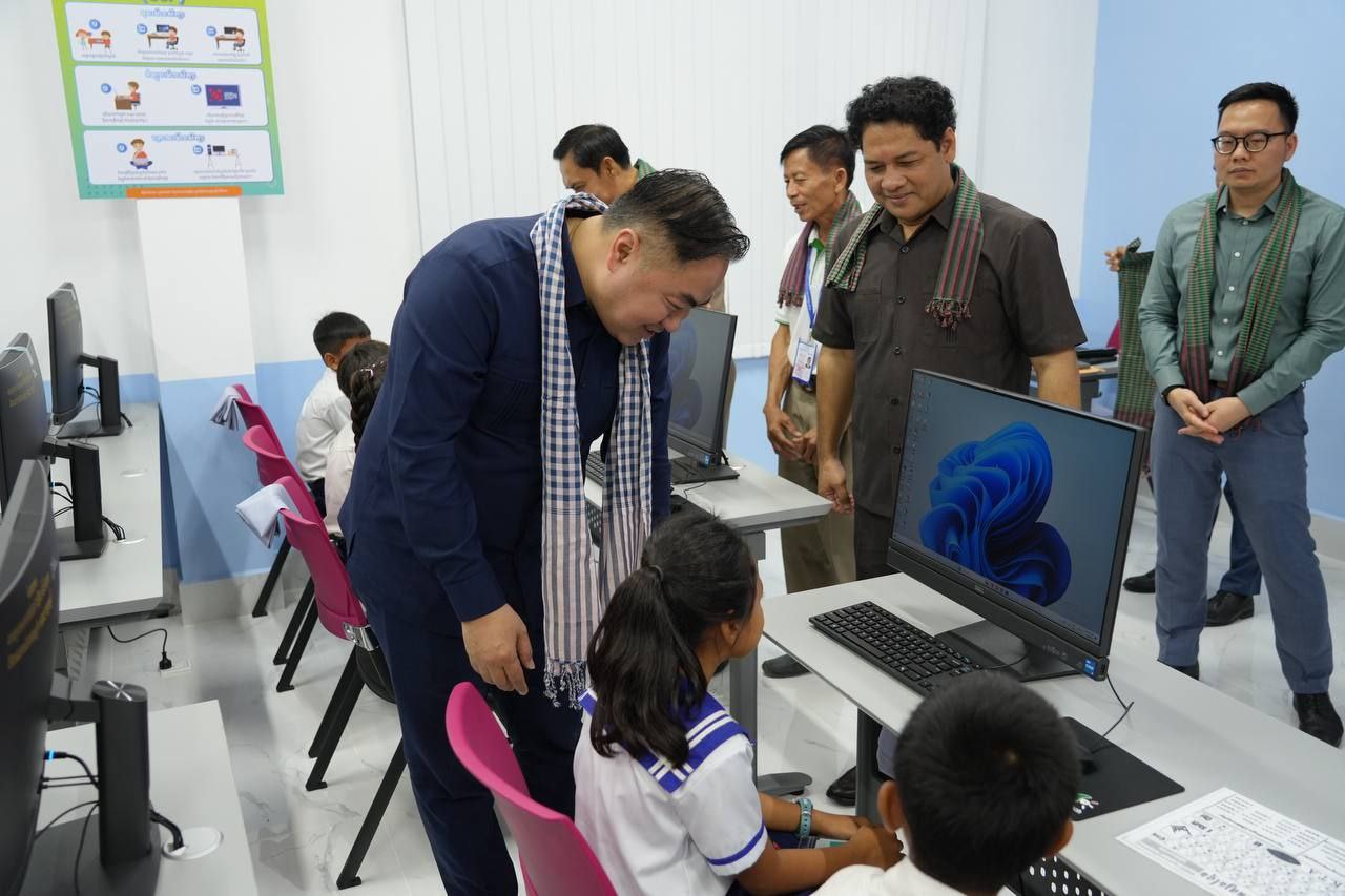 សិស្សានុសិស្សទទួលការបណ្តុះបណ្តាល «កម្មវិធីសិក្សាថ្នាក់ជំនាញឌីជីថល ជំហានទី២»។ រូបភាព៖ ក្រសួងប្រៃសណីយ៍