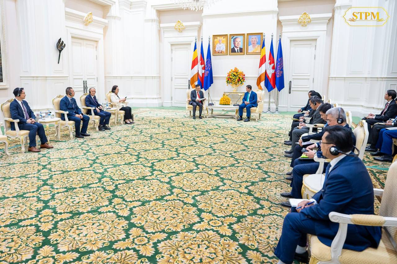 លោក Zhu Yujiang ក្នុងជំនួបជាមួយ សម្តេចធិបតី ហ៊ុន ម៉ាណែត នាយករដ្ឋមន្ត្រីនៃកម្ពុជា។