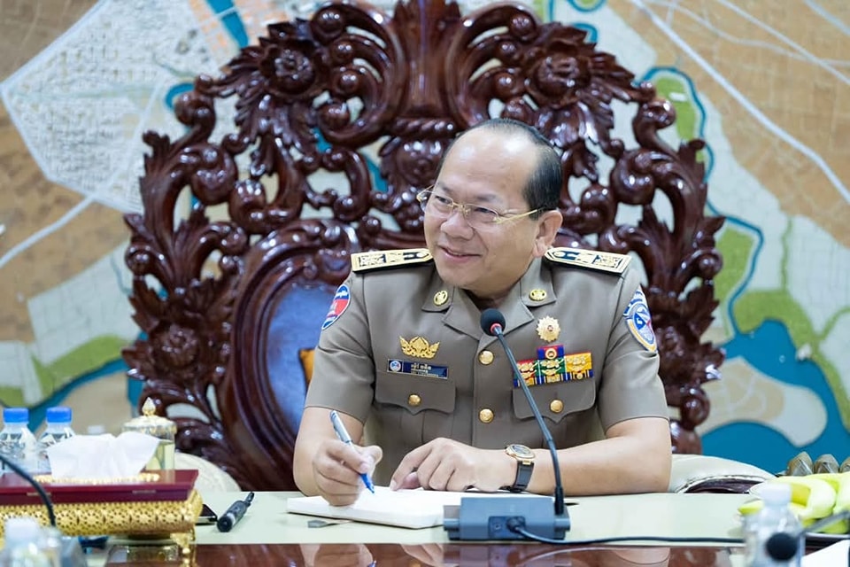 លោក ម៉ៅ ធនិន អភិបាលខេត្តកំពត&nbsp;