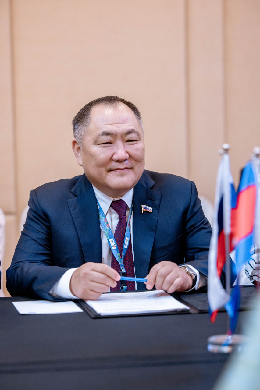 លោក ការាអល សាបាន ( KARA-OOL Shalban)&nbsp;អនុប្រធានរដ្ឋសភានៃសហព័ន្ធរុស្ស៊ី (ឌូម៉ា)&nbsp; &nbsp;