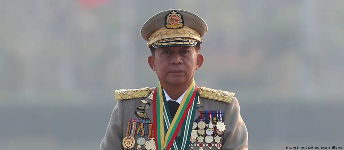 លោក មីន អ៊ុងឡាំង(Min Aung Hlaing)