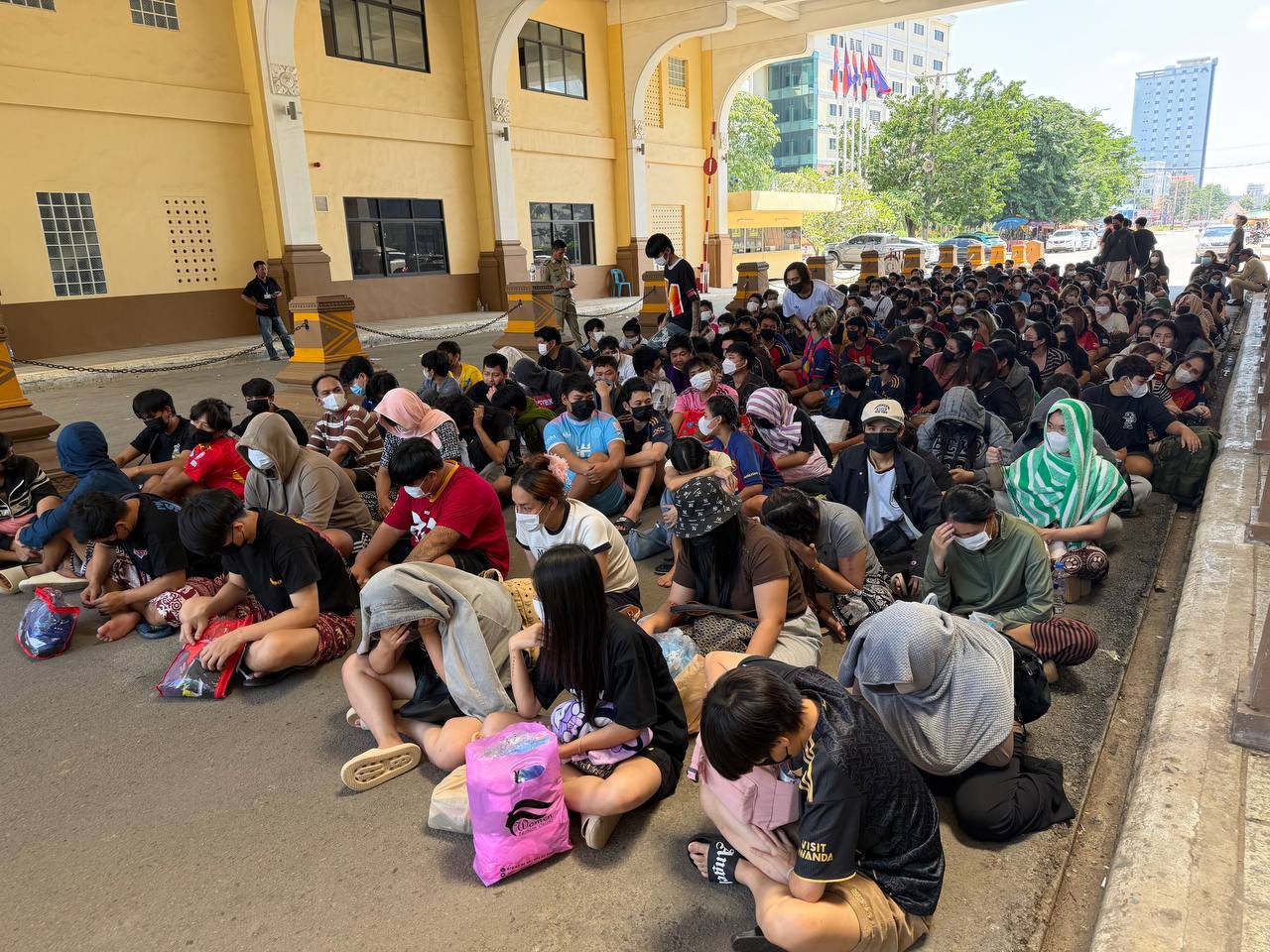 (រូបភាព ឈុន មករា) ក្រុមទណ្ឌិតជនជាតិថៃ ទាំង១៩៧នាក់