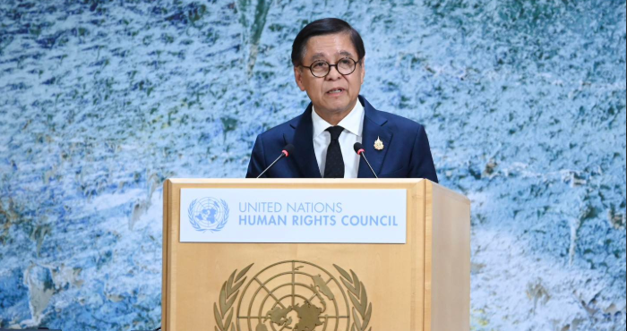 លោក សីហស័ក្តិ ឡើងថ្លែងសុន្ទរកថា។