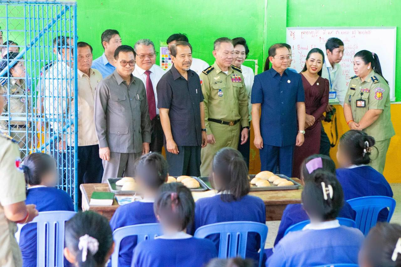 សកម្មភាពរដ្ឋមន្ត្រីចុះសួរសុខទុក្ខអ្នកទោសក្នុងមណ្ឌលអប់រំកែប្រែទី២ (ម២)