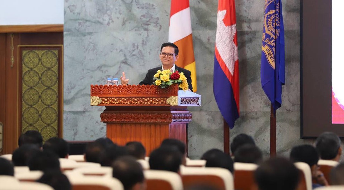 លោក ប៉ែន បូណា ចូលរួមធ្វើបទបង្ហាញក្នុងកម្មវិធីមួយកាលពីដើមខែតុលា ឆ្នាំ២០២៤។&nbsp;