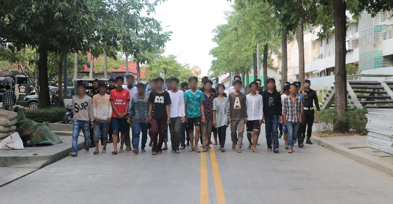 យុវជនពាក់ព័ន្ធនឹងគ្រឿងញៀន ត្រូវឃាត់ខ្លួនកន្លងមក (រូបពីកងរាជអាវុធហត្ថរាជធានីភ្នំពេញ)